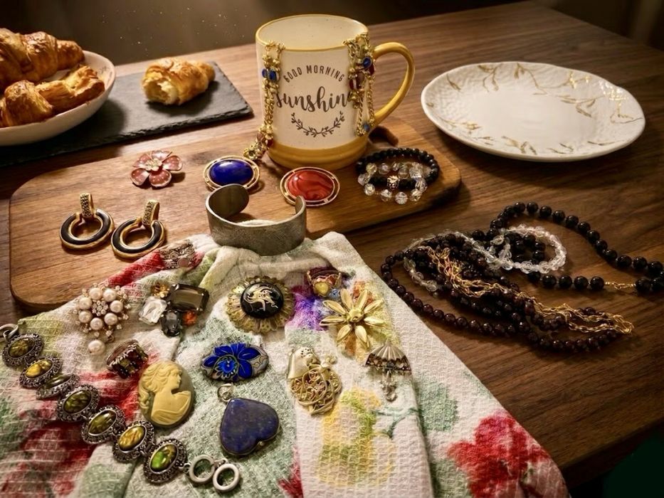 Распродажа винтажной бижутерии