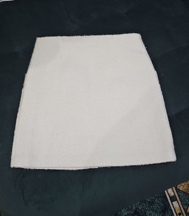 Пола Sandro със златни детайли