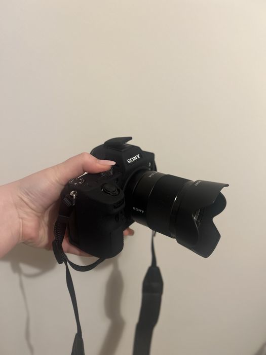Vand aparat foto Sony A7III + obiectiv Sony 35 mm