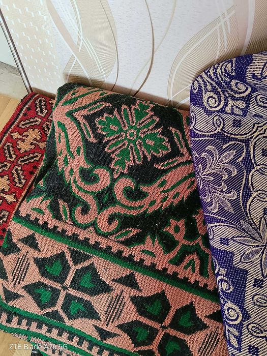 Продавам черга китеници килими и покривало за легло