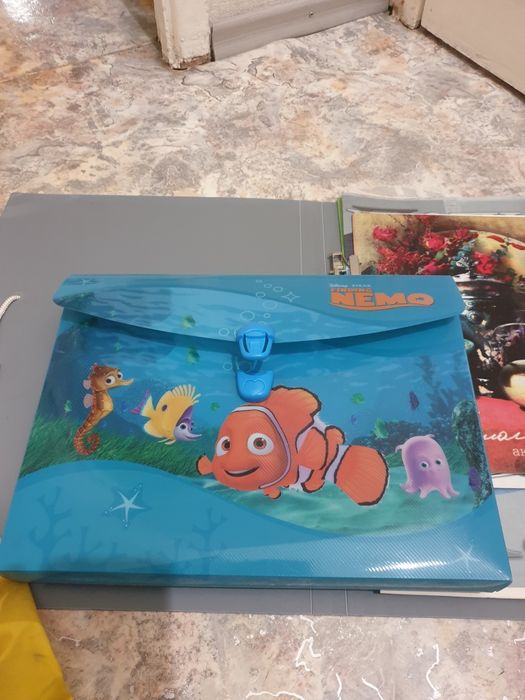 Портфель пластиковый finding NEMO