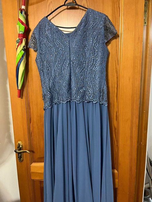 Платье вечернее в отличном состоянии