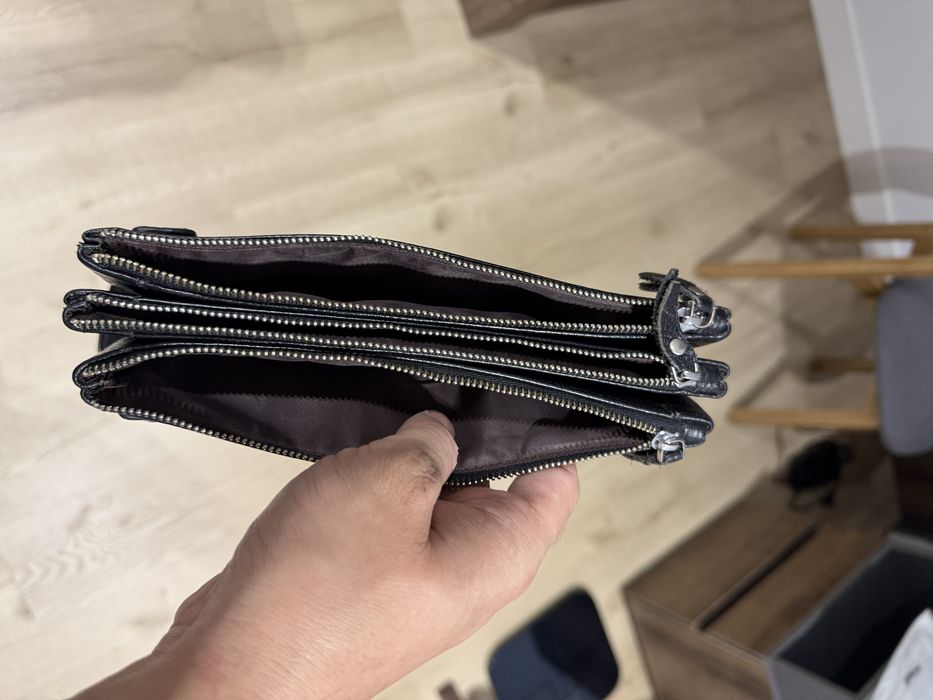 Продаю барсетку.