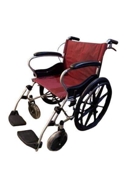 Închiriere scaun cu rotile pentru transport bolnavi la domiciliu