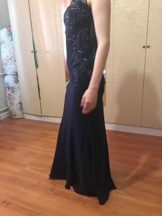 Продам платье 10000 тенге