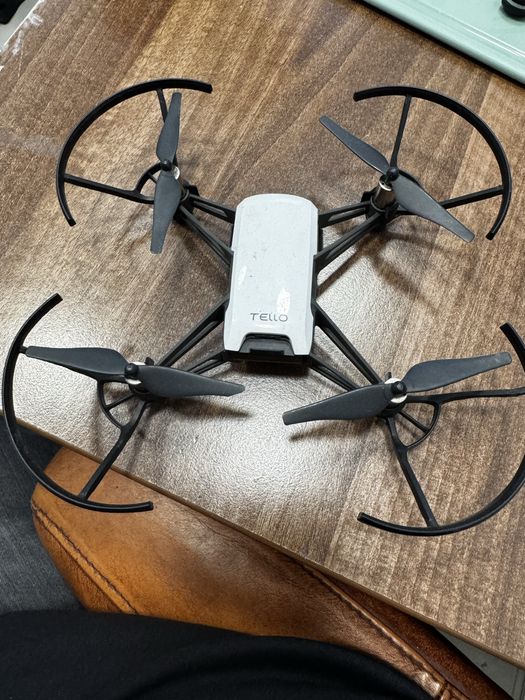 Drona Dji tello ca noua