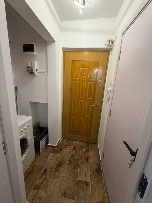 Inchiriez Garsoniera renovata premium, bloc cu centrala proprie