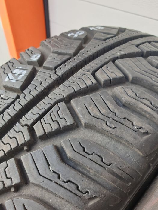 Зимни гуми 4 броя UNIROYAL MSplus 77 175 65 R15 дот 3017