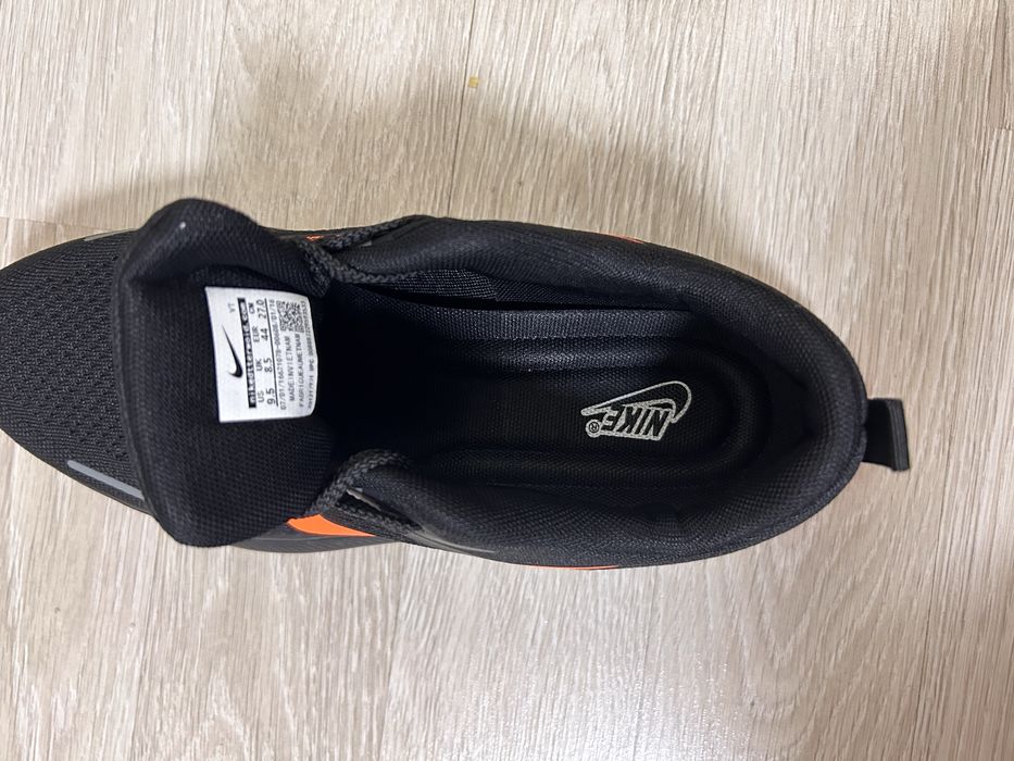 Чисто нови маратинки Nike