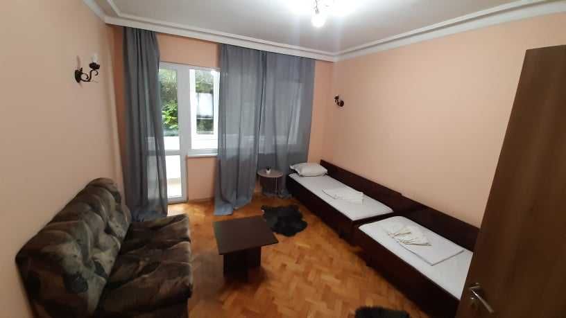Дава се под наем Тристаен апартамент в Бургас, Център - 85 кв.м за 510 € - Снимка #5