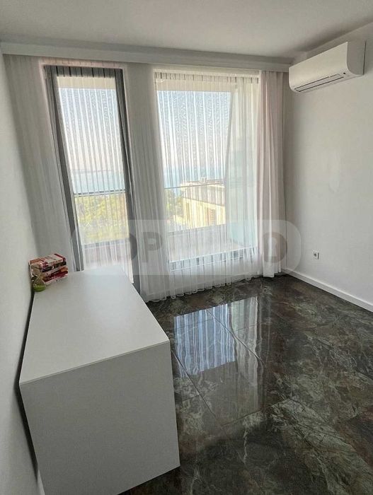 Дава се под наем Тристаен апартамент в Варна, Галата - 120 кв.м за 1500 € - Снимка #8