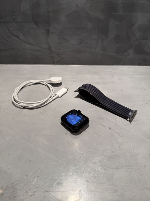 100% батерия! КАТО ЧИСТО НОВ Apple Watch SE 2 gen GPS