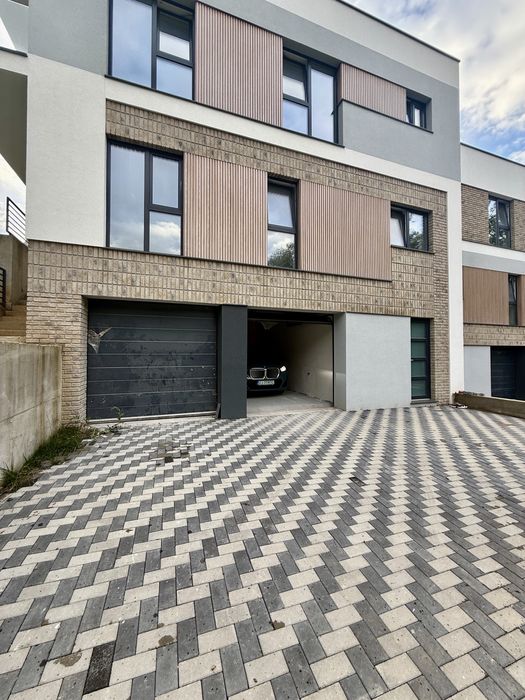 Casa de vanzare direct de la dezvoltator