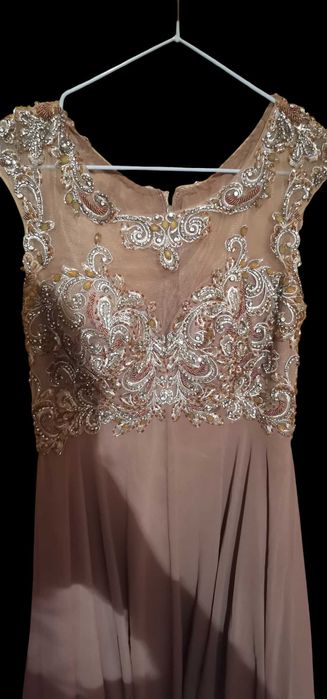 Официална  рокля