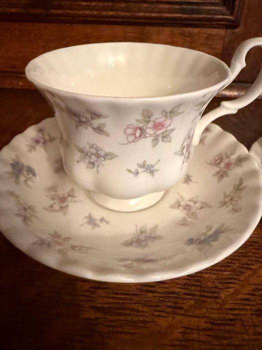 Royal Albert Cherish- сет за кафе и за чай