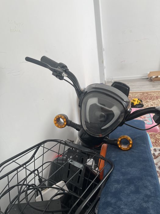 Элетроный скутер