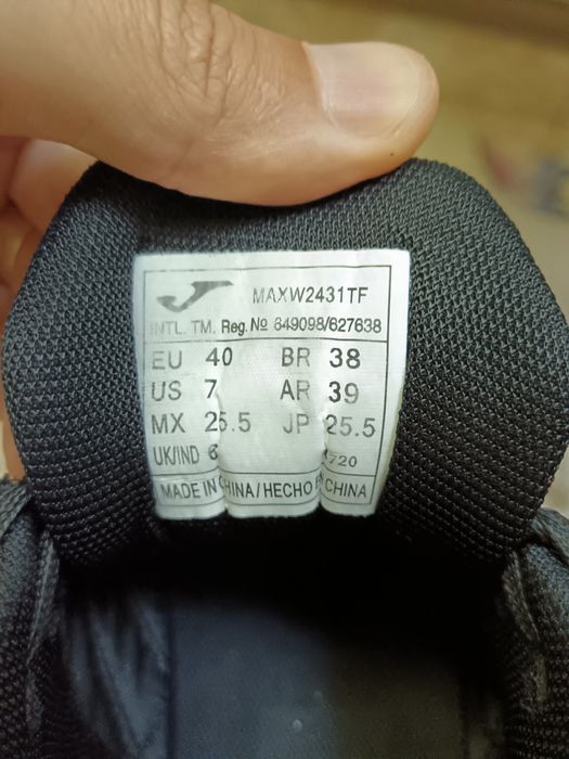 Pentru un joc de top: Vând pantofi fotbal Joma Maxima, mărimea 40