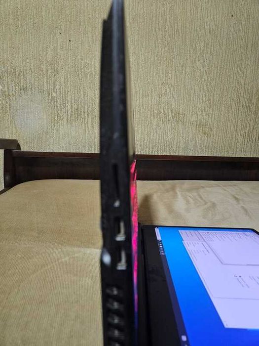 Ноутбук MSI ge75 raider 8sf