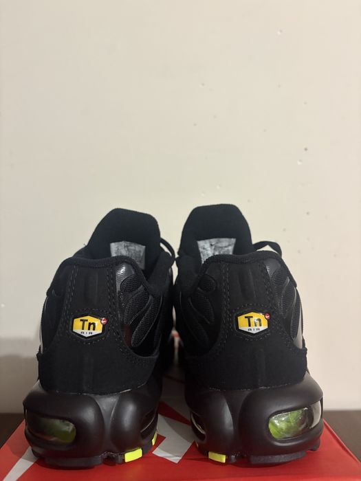 Nike Air Max Plus Black Grey Bolt - 40,41,42,43,44,45,46