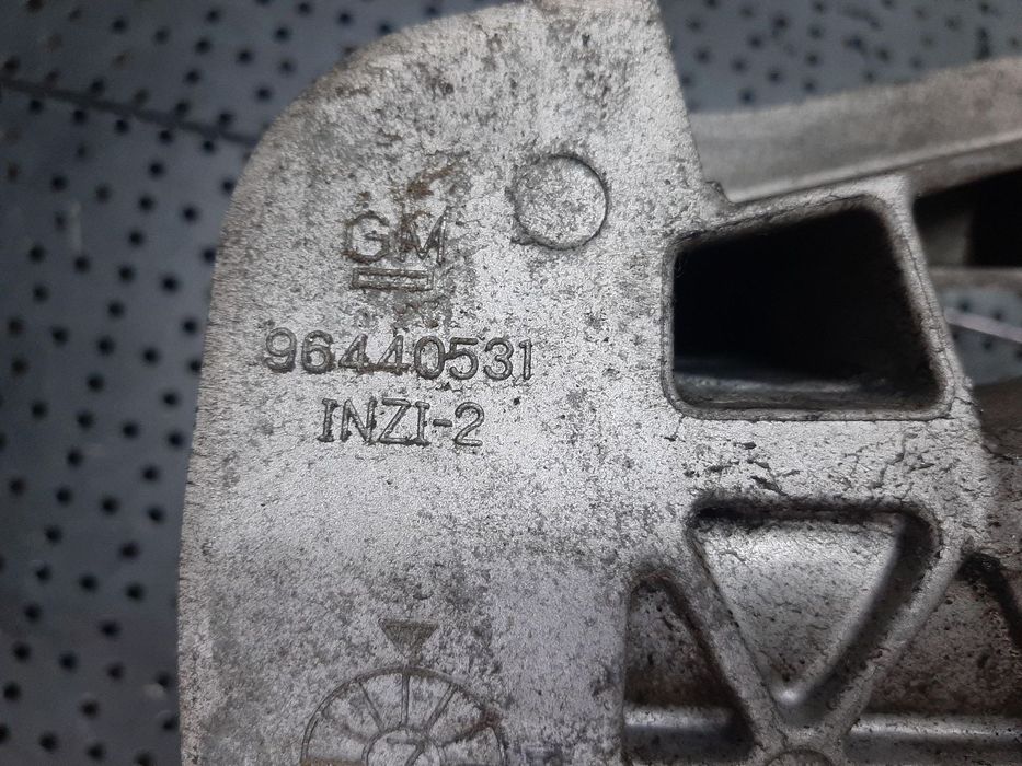 suport pompa injectie  chevrolet captiva opel antara 2.0 d  z20s1 96440531