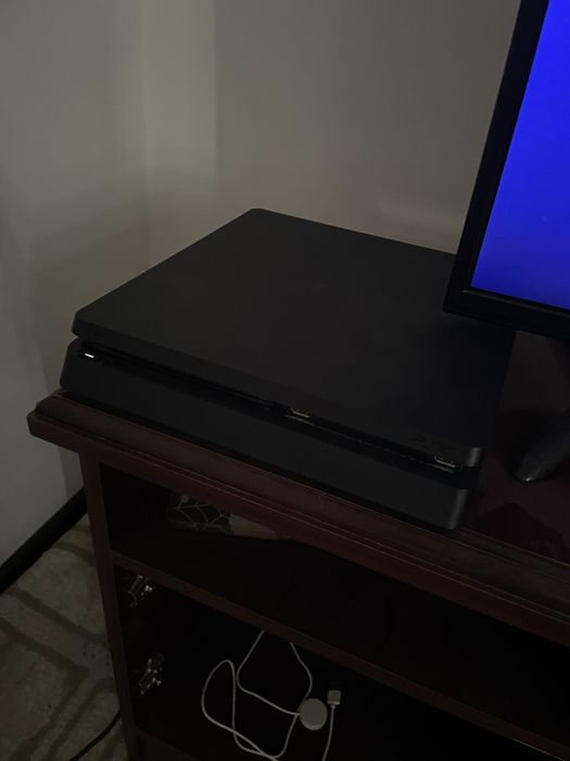 playstation 4 slim 1TB