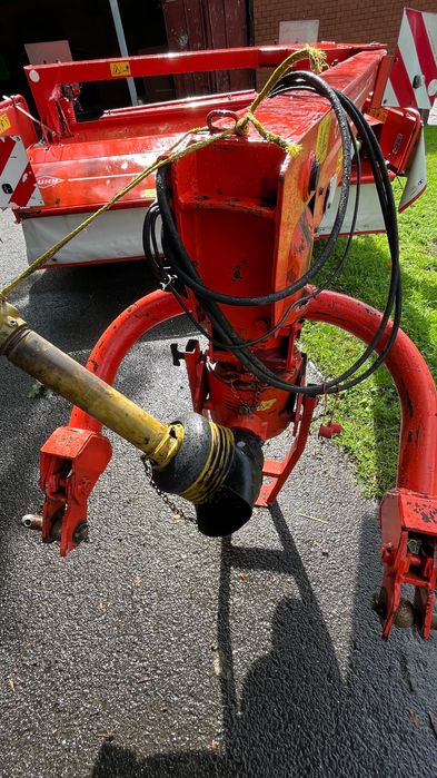 Kuhn FC 302 G, Case, John Deere, Claas, Belarus tortadi