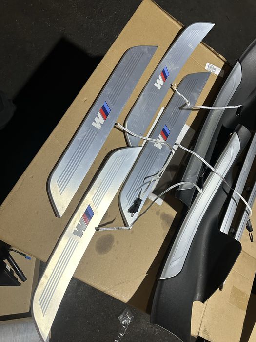 Set Ornamente M Praguri M iluminate Originale OEM BMW Seria 7 G11 g12