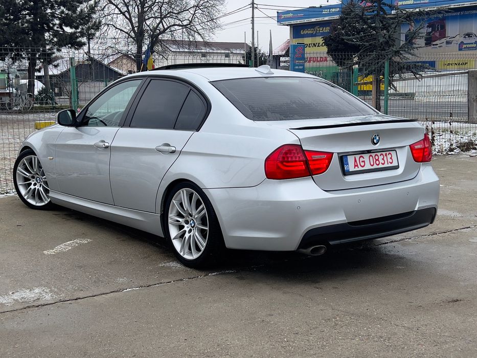 BMW Seria 3 /  Xenon / Trapa / Navi / Scaune full electrice cu memorii