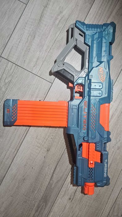 Nerf Elite 2.0 - 4 броя бластера + жилетка