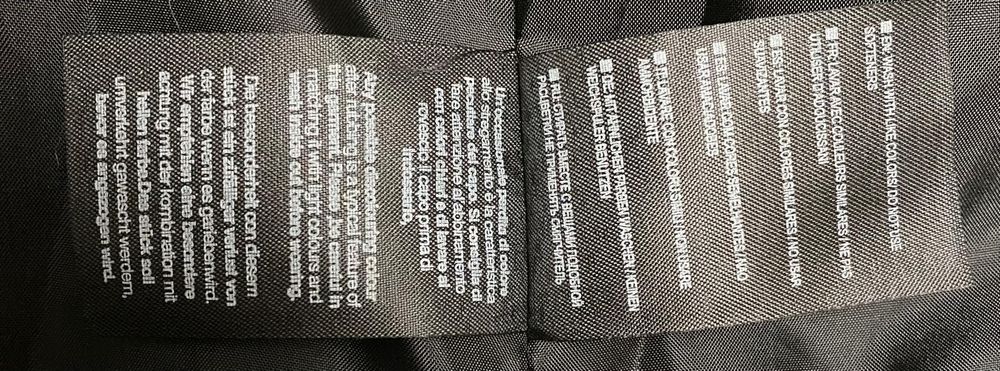 Vând vesta noua de bărbați Prada