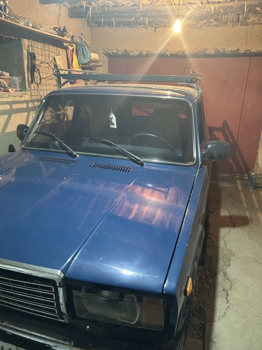 Срочна продам машину ,жигули 2104