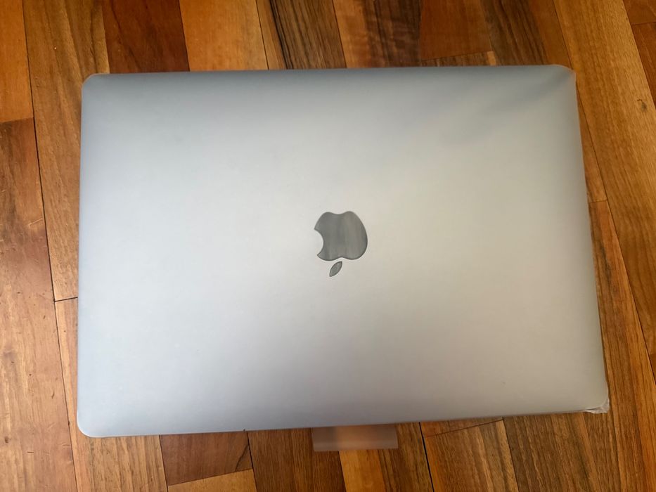 MacBook Air 13″ 2020, M1 8 GB Space Gray