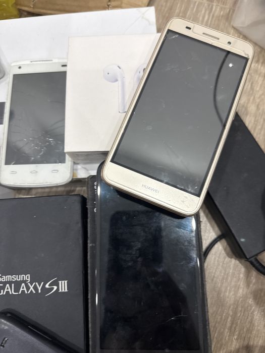 Продам телефоны
