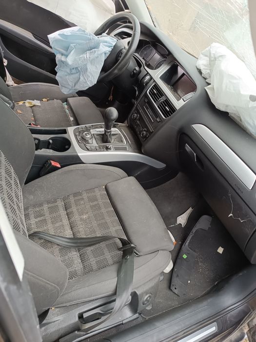 Audi A4 B8 2.7 дизел комби автоматик на Части