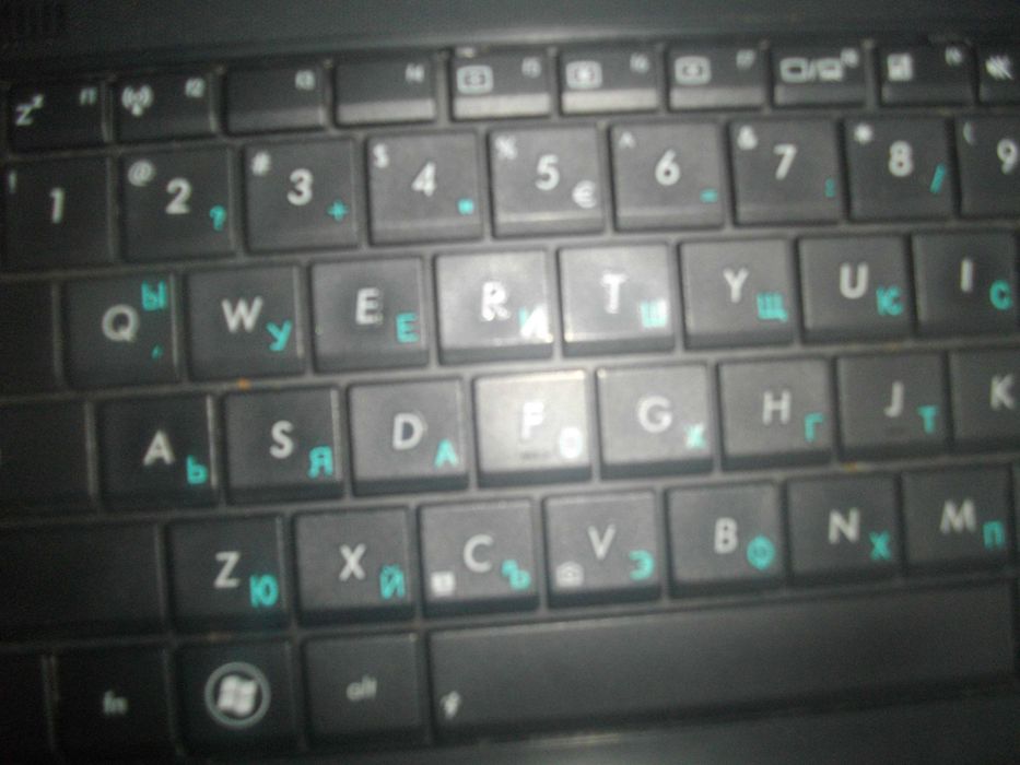 15,6" ASUS X54C-Intel Celeron 1,60MHz-2GB RAM-320GB HD-Лаптоп-С Чанта