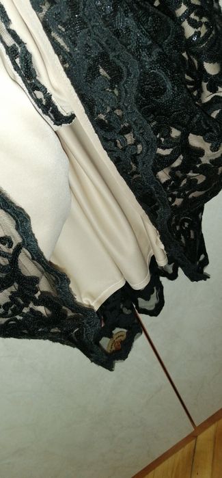 Рокля сатен и дантела