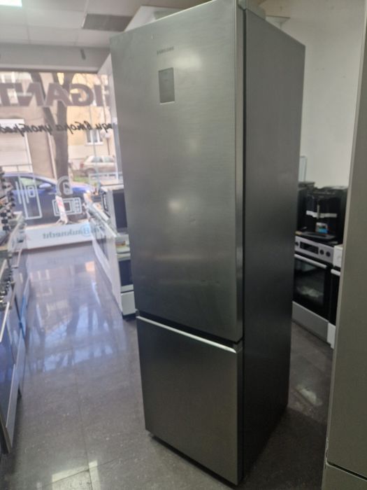 Хладилник с фризер Samsung 200 см 400 литра