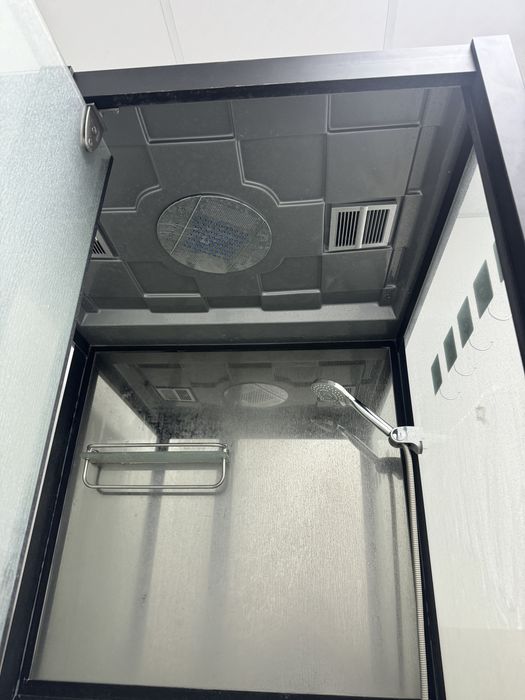 Душевая кабина с гидромассажем, б/у, полностью рабочая.