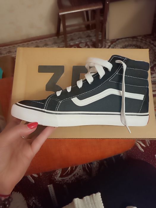 Кроссовки лёгкие VAHS