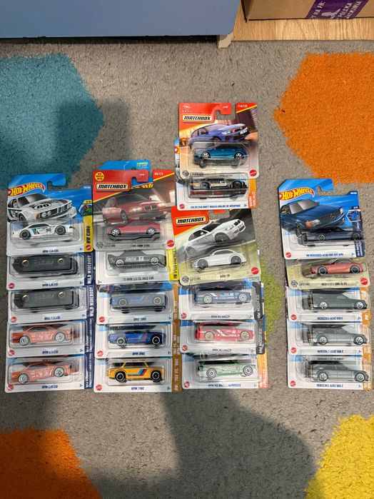 колекция колички HotWheels