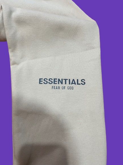 Pantaloni eseentials