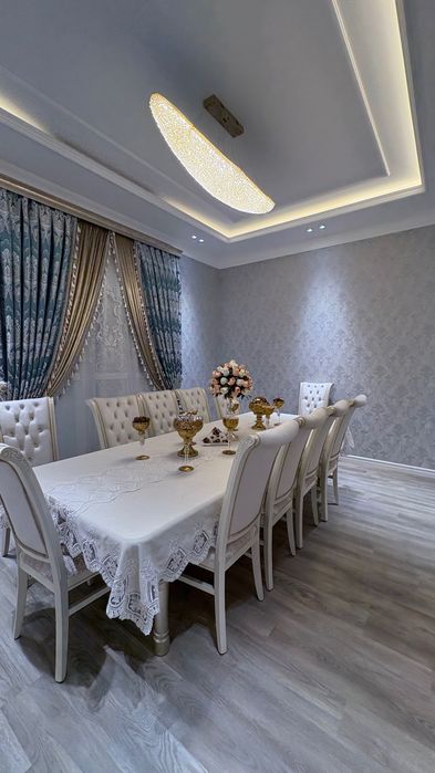 Янги Уй сотилади, 3 сотикда жойлашган, 3 қават, 340 кв.м. яшаш майдони