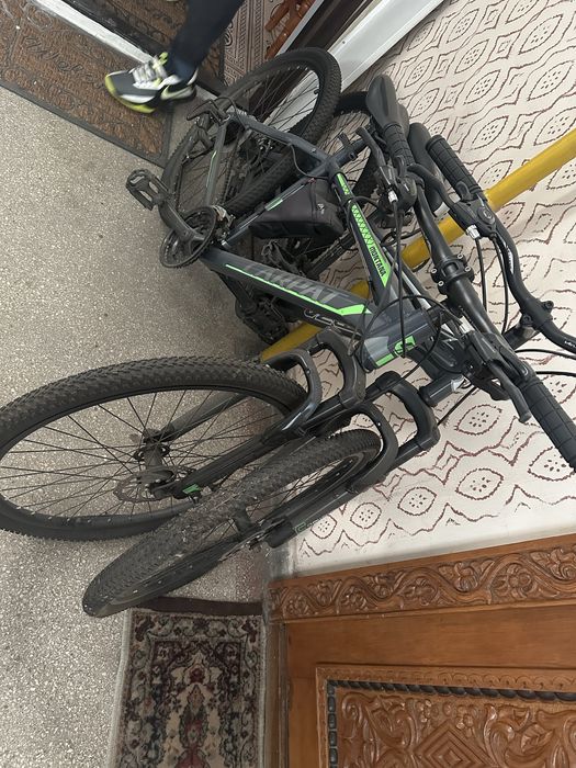 Bicicleta velors , montana