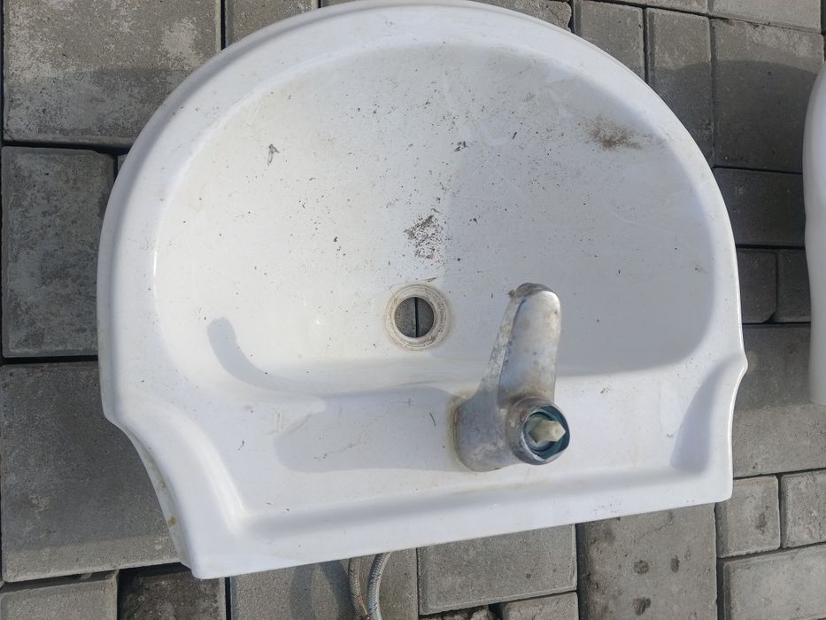 Продам раковину с пьедесталом