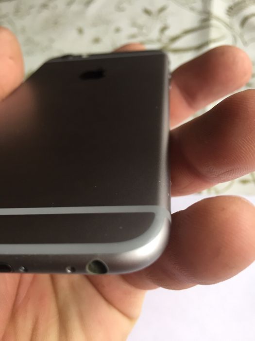Продавам заден корпус от iPhone 6