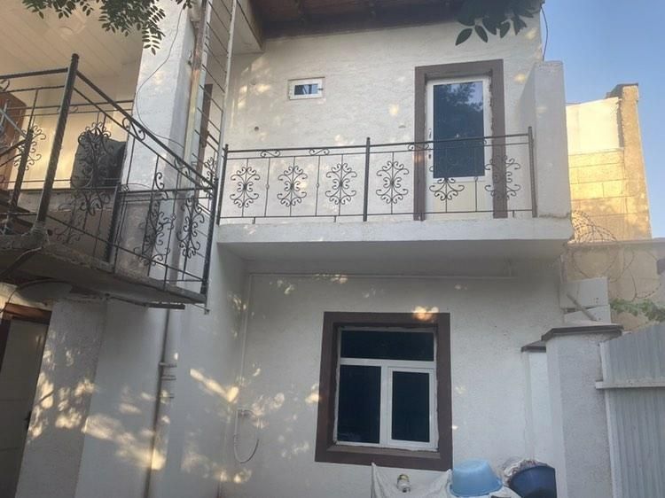 Ховли сотилади 2 етаж