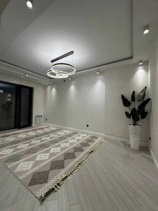 Cдам Шикарный Евродом в Центре на улице Ивлева, Гостиница Россия.