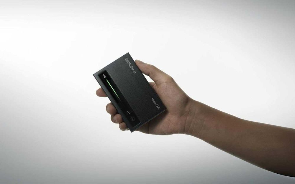 USB аудио интерфейс  Roland Mobile UA / UA-M10