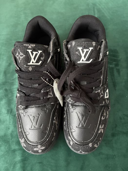 Adidași Louis Vuitton