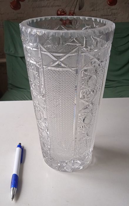 Хрустальная ваза